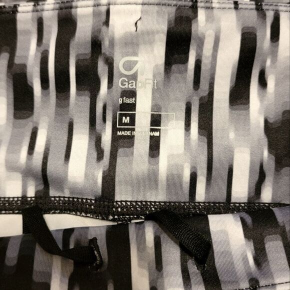 Gap Fit Gfast Cropped Legging - Picture 3 of 3
